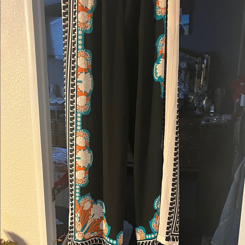 Floral Black palazzo pants, lightweight material so fun